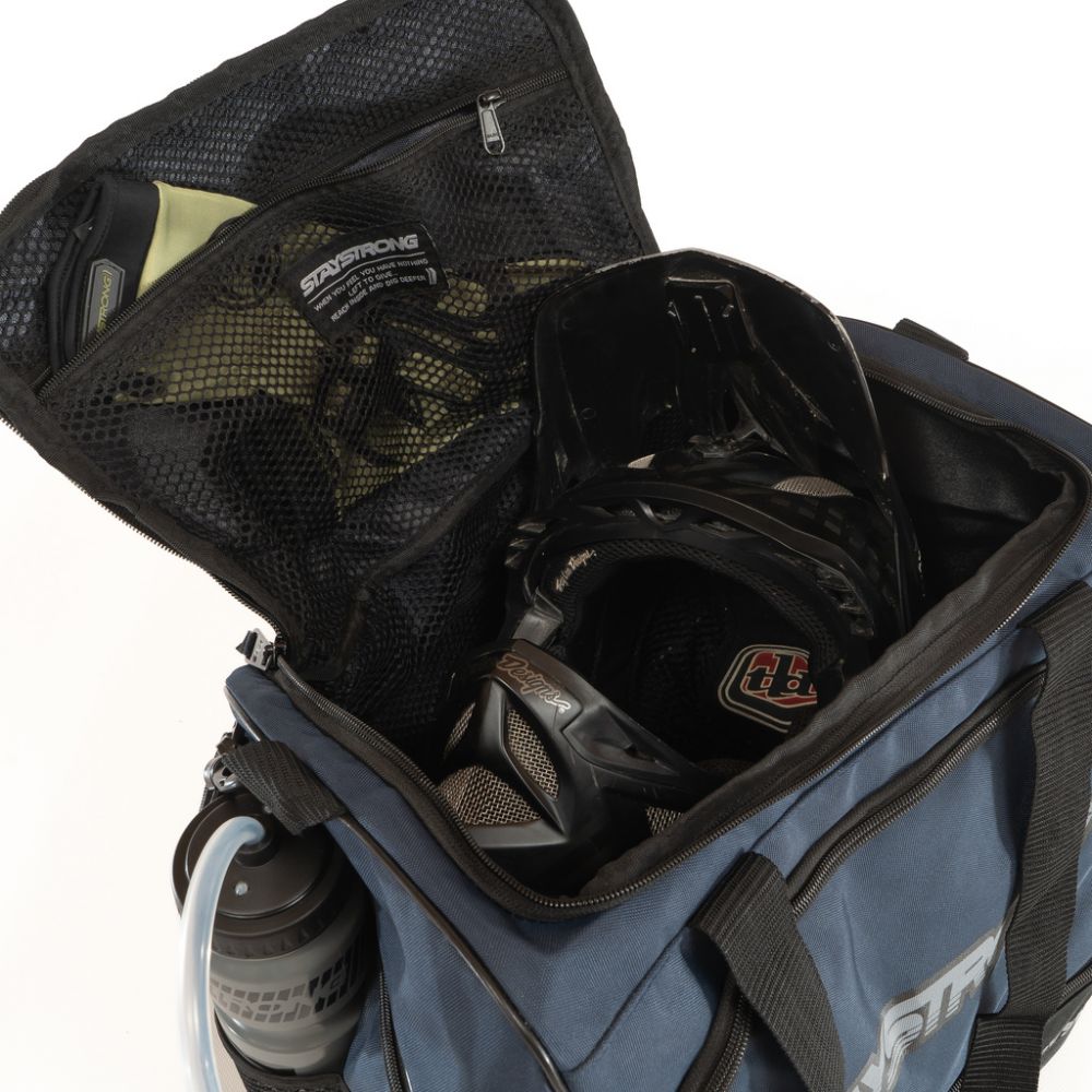 Sac Casque Staystrong Chevron Navy Zoom ouvert