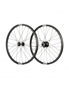 Roues 20" (451) Pride Control V2 Black 15mm - Helium M21