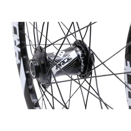 Wheels 20" (406) Pride Wave Gloss White / Pride Control 15mm - Black