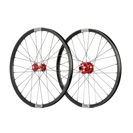Roues 20" (451) Pride Control V2 Red 15mm - Helium M21 Disque