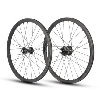 Roues 20" (451) Pride Wave Matt Black / Pride Matrix 10/10mm - Splash Blk/Sil