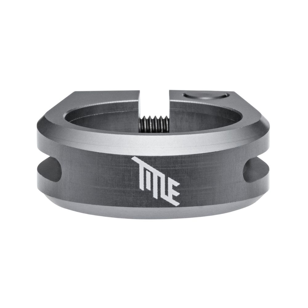 copy ofCollier De Selle Title - Chrome