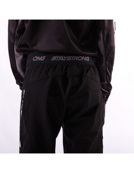 Stay Strong V2 Race Short Black/White Adult