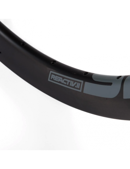 Stay Strong Aero Carbon DVSN V3 Exp Rim - 28h - Black/Grey